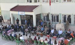 Siirt Valisi Kızılkaya, vatandaşın talebini dinlemeye devam ediyor