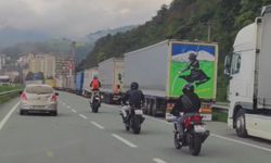 Uluslararası karayolunda motosiklet üzerinde tehlikeli yolculuk