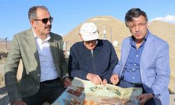 Vekil Türkmenoğlu’ndan 61 yıldır Çavuştepe Kalesi’nde bekçilik yapan Kuşman’a ziyaret