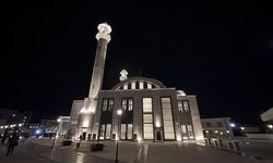 KARS - "Sultan Alparslan Camii" Mevlit Kandili'nde ibadete açıldı(2)
