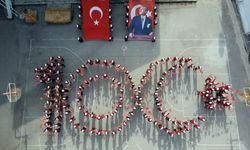 Amasya'da lise öğrencilerinden Cumhuriyet'in 100. yılı koreografisi