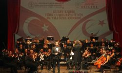 MERSİN - KKTC'nin kuruluşunun 40. yılı dolayısıyla konser verildi