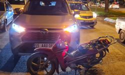 Samsun'da otomobille çarpışan motosikletin sürücüsü yaralandı