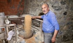 Su değirmeninin çarkını 4 kuşaktır aynı aile döndürüyor