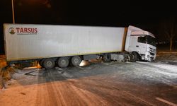 Erzurum'da tır ile cipin karıştığı kaza nedeniyle kuzey çevre yolu ulaşıma kapandı