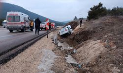 Bolu'da dere yatağına devrilen otomobildeki 1 kişi öldü, 3 kişi yaralandı