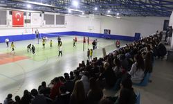 Cide'de 8 Mart "Evinin Sultanları Voleybol Turnuvası" sona erdi