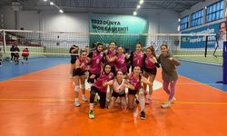 Düzce Üniversitesi Kadın Voleybol Takımı, Bölgesel Lig'de namağlup şampiyon oldu