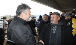 ANKARA - Çubuk Belediye Başkanı Demirbaş, hayvan pazarını ziyaret etti