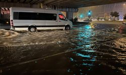 ANTALYA - Şiddetli yağış nedeniyle su baskınları meydana geldi