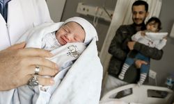 HATAY - Eğitim ve Araştırma Hastanesi'nde doğan ilk bebeğe "Fuat" adı verildi