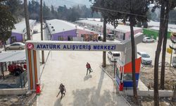 HATAY - Prefabrik çarşıya taşınan depremzede esnaf geleceğe umutla bakıyor