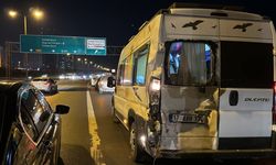 İSTANBUL - Avcılar'da minibüsle çarpışan panelvanın sürücüsü yaralandı