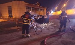 KIRIKKALE - Park halindeki otomobil yandı