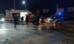 Tekirdağ'da yolcu minibüsü ile otomobilin çarpıştığı kazada 15 kişi yaralandı