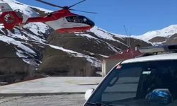 VAN - Bahçesaray'da düşmeye bağlı travma tehlikesi olan hasta ambulans helikopterle hastaneye sevk edildi