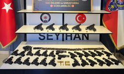 ADANA - Bir evde ruhsatsız 5 tabanca ve 270 silah parçası ele geçirildi