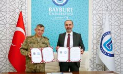 Bayburt Üniversitesi ile Garnizon Komutanlığı arasında yabancı dil eğitim işbirliği protokolü