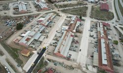 Osmancık Oto Sanayi Sitesi'nin yolları sıcak asfaltla kaplanıyor
