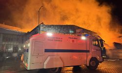 Sinop'ta sanayi sitesindeki iş yeri ve depoda çıkan yangın söndürüldü