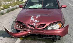 Konya’da otomobil kaldırıma çarptı: 5 yaralı