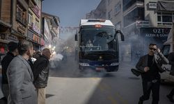 ANKARA - İYİ Parti Genel Başkanı Akşener, Çubuk ve Pursaklar'da esnaf ziyaretinde bulundu