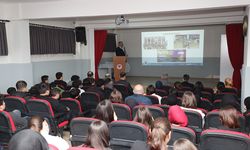 Rektör Taşdemir, İmam Hatip Lisesi öğrencilerine tecrübelerini aktardı