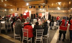 DİYARBAKIR - Türk Kızılay Diyarbakır Şubesi, yetim çocuklara iftar verdi