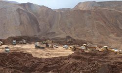 ERZİNCAN - (DRON) İliç'te maden ocağındaki toprak kaymasının çevresel etkileri araştırılmaya devam ediliyor