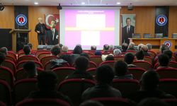 HAKKARİ - "Faylar Üzerinde Yaşayan Kent: Hakkari" konulu konferans düzenlendi
