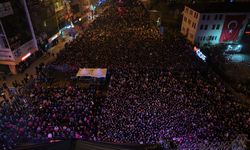 IĞDIR - Şarkıcı Kıraç Nevruz Bayramı dolayısıyla konser verdi