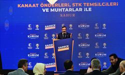 İSTANBUL - Cumhurbaşkanı Yardımcısı Yılmaz, "Kanaat Önderleri, STK Temsilcileri ve Muhtarlarla Sahur Programı"nda konuştu (2)