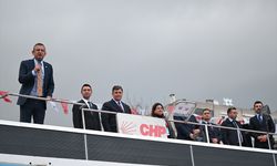 İZMİR - CHP Genel Başkanı Özgür Özel, İzmir'de halk buluşmasında konuştu