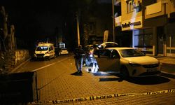 İZMİR - Silahlı saldırıya uğrayan 17 yaşındaki genç öldü