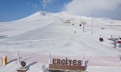 KAYSERİ - Erciyes Dağı'na kar yağdı