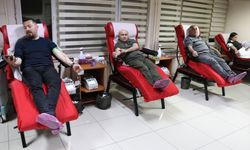 KAYSERİ - Öğretmenler iftardan sonra kanser hastası çocuklar için kan bağışı yaptı