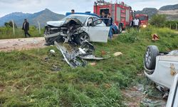 ADANA - 2 otomobilin çarpışması sonucu 1 kişi öldü, 2 kişi yaralandı