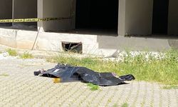 ADANA - Balkondan inmeye çalışırken düşen hırsızlık şüphelisi öldü