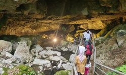 Düzce'de öğrenciler, Sarıkaya Mağarası'nı gezdi