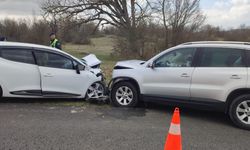 Karabük'te iki aracın çarpıştığı kazada 8 kişi yaralandı