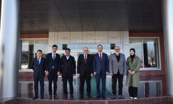 Kırgızistan Büyükelçisi Kazakbaev'den OMÜ Rektörü Ünal'a ziyaret