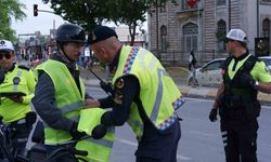 Polis ve jandarmadan motosiklet sürücülerine yelek hediyesi