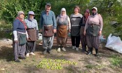Tarım işçileri 23 Nisan’ı erik hasadı yaparken kutladılar