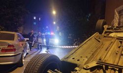 Üsküdar’da park halindeki araca çarpan otomobil takla attı: 1 yaralı