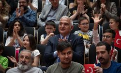 ANKARA - Bakan Ersoy, Devlet Çoksesli Çocuk Korosunun "23 Nisan Özel Konseri"ni izledi