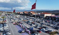 DÜZCE - Bayram tatiline elektrikli araçlarıyla giden sürücüler Anadolu Otoyolu'nda şarj sorunu yaşamıyor