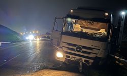 GAZİANTEP - Kazaya müdahale eden ekip aracına tır çarptı, 3'ü polis 4 kişi yaralandı
