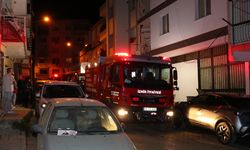 İZMİR - Apartman dairesinde çıkan yangında bir kişi öldü, 3 kişi dumandan etkilendi