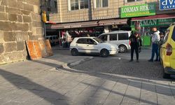 KAYSERİ - Bıçaklı kavgada 1 kişi yaralandı