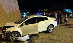 KIRIKKALE - İki otomobilin çarpıştığı kazada 2 kişi yaralandı